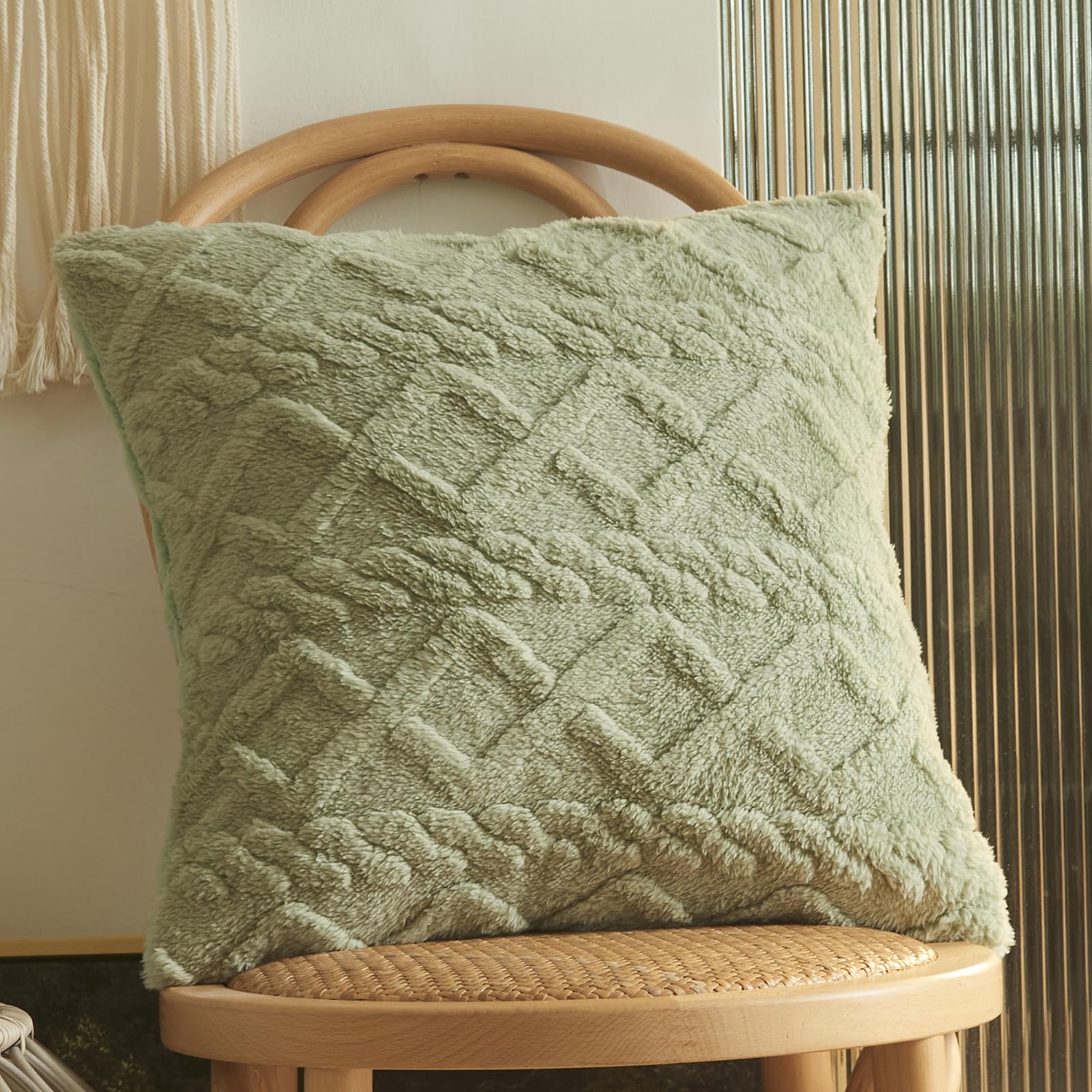 Jacquard Fuzzy Fleece Decorative Throw Pillow Covers 20x20 Inch Farmhouse Boho Cable Knit Plush Cushion Cover Soft Accent Pillowcase for Couch Sofa Bed Living Room (Cream,20"x20")