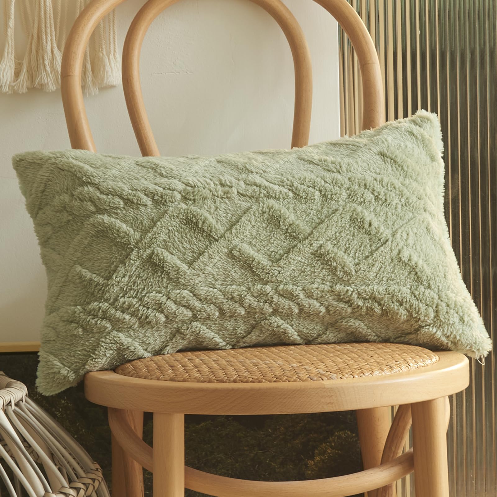 Jacquard Fuzzy Fleece Decorative Throw Pillow Covers 20x20 Inch Farmhouse Boho Cable Knit Plush Cushion Cover Soft Accent Pillowcase for Couch Sofa Bed Living Room (Cream,20"x20")